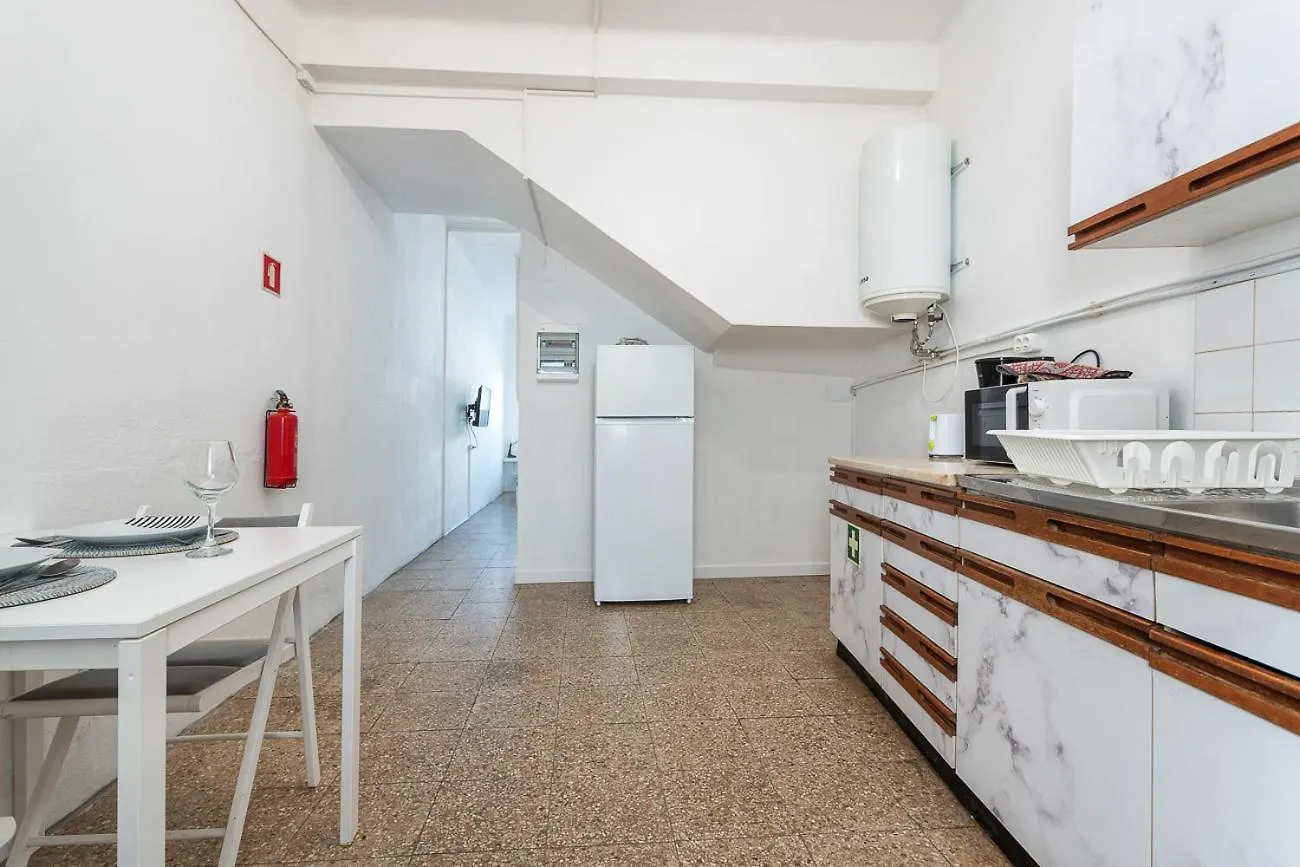 Blife Marya Private Rooms - Airport Stay Distrito de Distrito de Faro 0*,  Portugal