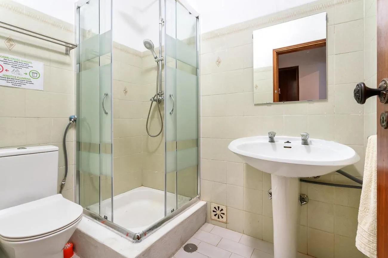Blife Marya Private Rooms - Airport Stay Faro Homestay