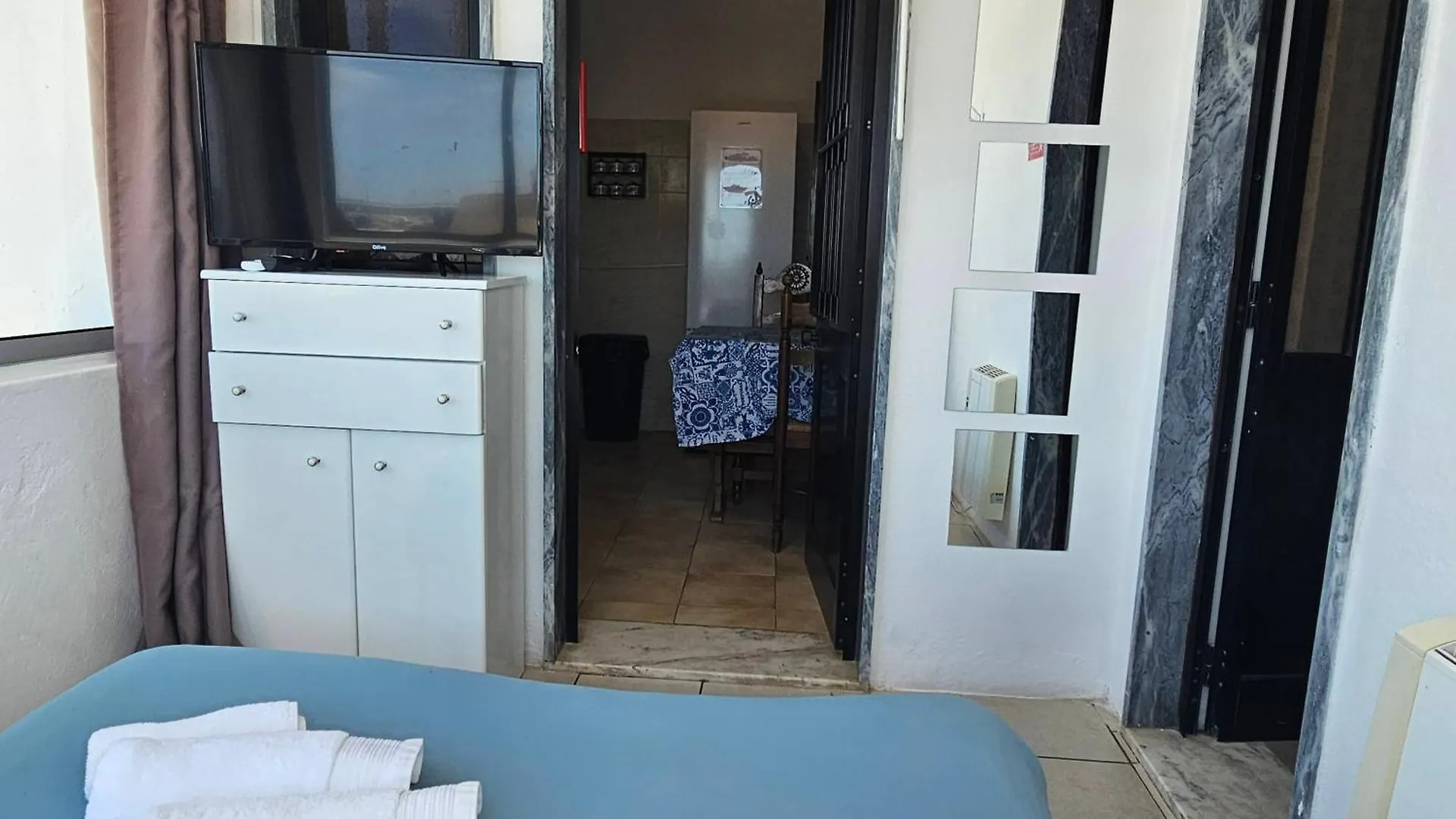 Blife Marya Private Rooms - Airport Stay Faro 0*,  Portugal