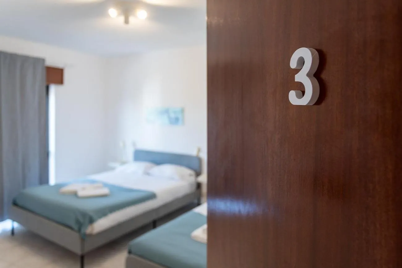 Blife Marya Private Rooms - Airport Stay Faro Homestay