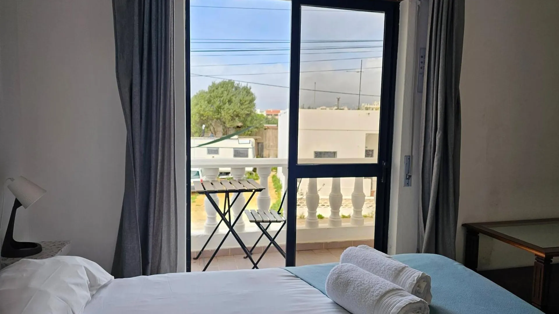 Homestay Blife Marya Private Rooms - Airport Stay Faro
